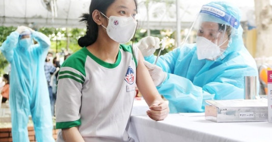 Sở Y tế TP.HCM 'tìm' 579 nhân viên y tế không đồng thuận tiêm vaccine Covid-19 cho con