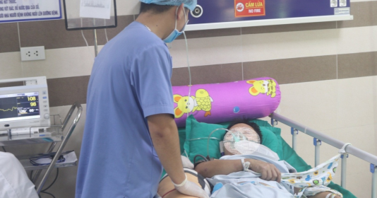 Nhập viện cấp cứu vì uống 100 viên thuốc chống tâm thần, trầm cảm