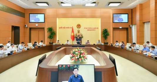 Khai mạc phiên họp thứ 16 của Ủy ban Thường vụ Quốc hội