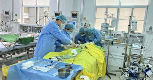 Bệnh viện Đa khoa Lâm Đồng cứu sống bệnh nhân bằng 'tim, phổi nhân tạo'