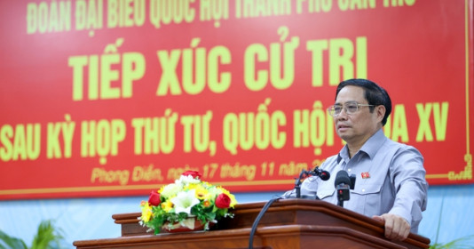 Thủ tướng đề nghị nâng cao thu nhập, đảm bảo cuộc sống cho nhân viên y tế công lập