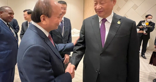 Chủ tịch nước Nguyễn Xuân Phúc gặp Tổng Bí thư, Chủ tịch Trung Quốc Tập Cận Bình
