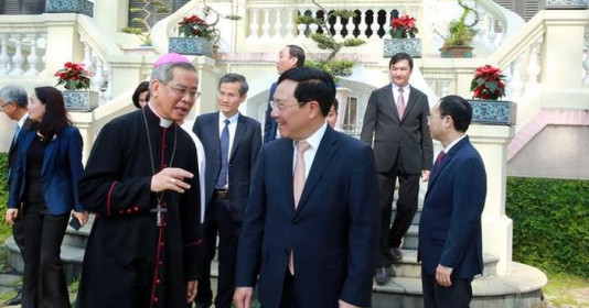 Phó Thủ tướng đến thăm, chúc mừng Giáng sinh 2022 tại Tòa Tổng Giám mục