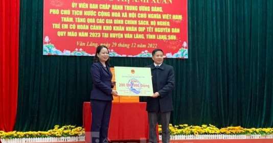 Phó Chủ tịch nước thăm, tặng quà Tết hộ nghèo, chính sách ở Lạng Sơn