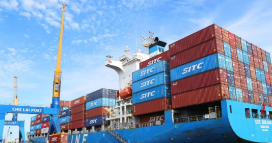 Cảng Chu Lai nhộn nhịp những chuyến hàng đầu năm