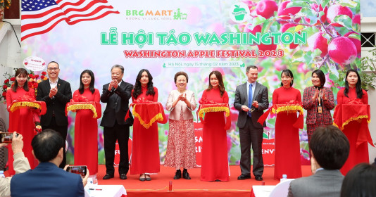 Rộn ràng mua sắm tại Lễ Hội Táo Washington siêu thị BRGMart 2023