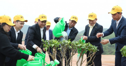 Phát động trồng cây phủ xanh 16 ha dự án sân golf tại tỉnh Phú Thọ