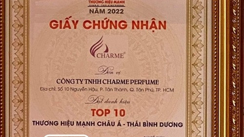 Logo xuất tạp chí xuất hiện trên giấy chứng nhận của nước hoa Charme là giả mạo