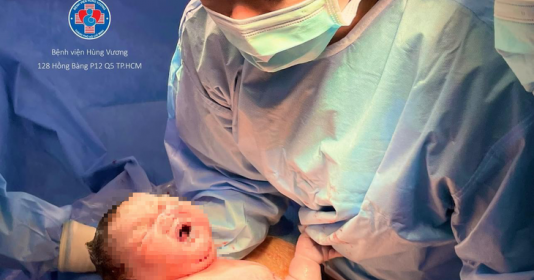 Bệnh viện Hùng Vương mổ đẻ thành công bé sơ sinh nặng gần 5,8kg