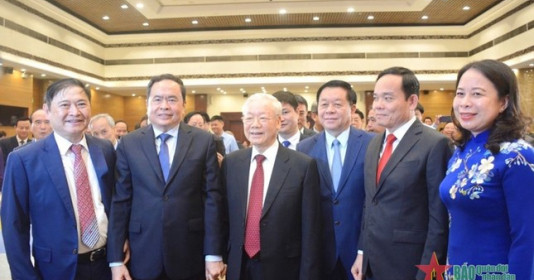 Tổng Bí thư dự Lễ kỷ niệm 60 năm Chủ tịch Hồ Chí Minh gặp mặt đội ngũ trí thức
