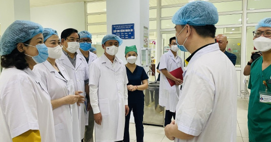 Quan tâm chế độ tiền lương, phụ cấp của cán bộ ngành y tế khi thực hiện chế độ tiền lương mới