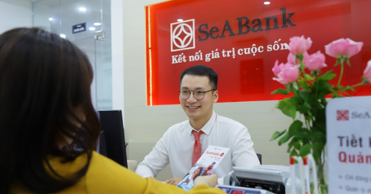 SeABank nhận giải thưởng Top 50 công ty đại chúng uy tín và hiệu quả &amp; Ngân hàng đạt chuẩn công bố thông tin năm 2023