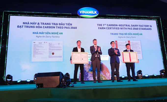 Để có các mô hình 'trang trại sinh thái', 'trung hòa carbon', Vinamilk đã chuẩn bị như thế nào?