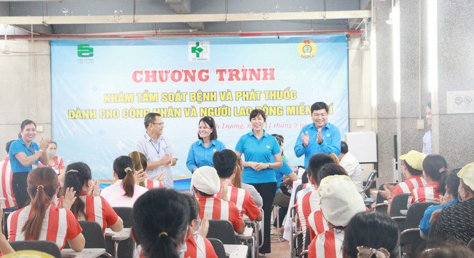 Bình Dương: Khám bệnh và phát thuốc miễn phí cho công nhân lao động