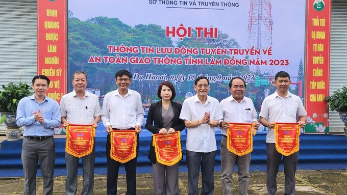 Lâm Đồng tổ chức hội thi tuyên truyền lưu động về an toàn giao thông
