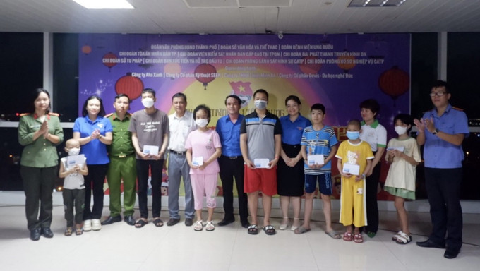 Bệnh viện Ung Bướu Đà Nẵng tổ chức chương trình đón Tết Trung thu cho các bệnh nhi