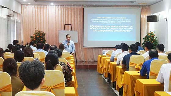 Cần Thơ: Tập huấn nâng cao năng lực chẩn đoán tổn thương phổi và hồi sức cấp cứu, chuyển viện an toàn cho cán bộ y tế