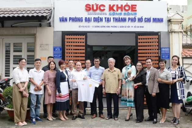 Chủ tịch Hội Giáo dục chăm sóc sức khoẻ cộng đồng Việt Nam thăm các đơn vị của Tạp chí Sức Khoẻ Cộng Đồng tại TP. HCM
