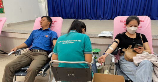 Văn phòng đại diện Trung ương Hội GDCSSKCĐ Việt Nam tại TP. HCM tham gia hiến máu nhân đạo