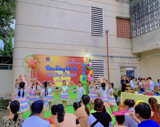 Bệnh viện đa khoa Bình Dương tổ chức chương trình “ Đêm trăng cho em – Vui trung thu 2023”