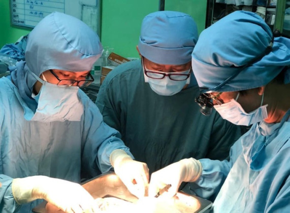 TP. Hồ Chí Minh: Bệnh viện Nhi đồng 1 phẫu thuật ghép thận tự thân thành công cho bệnh nhi 7 tuổi