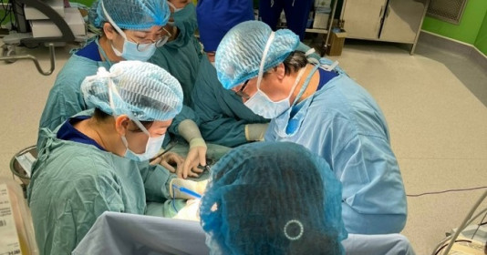 Bệnh viện Nhi đồng 1 phẫu thuật thành công khối bướu máu gan cho bé gái 2 tháng tuổi