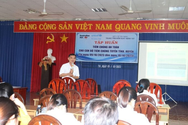 Tây Ninh: Tập huấn tiêm chủng an toàn cho cán bộ y tế