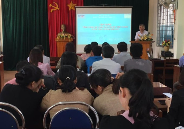 Gia Lai: Tập huấn tiêm chủng an toàn cho cán bộ tiêm chủng năm 2023