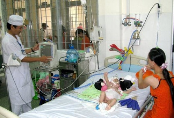 Cà Mau: Khám sàng lọc bệnh tim bẩm sinh cho trẻ em