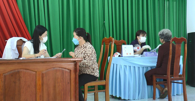 Lâm Đồng: Khám, phát thuốc và tư vấn các bệnh lý về mắt cho người cao tuổi tại huyện Cát Tiên