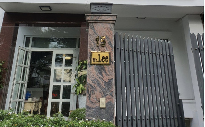 TP. Hồ Chí Minh: Thanh tra Sở Y tế bắt quả tang vợ chồng “Mr. Lee” khám chữa bệnh trái phép
