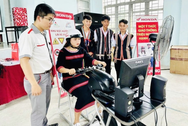 Gia Lai: Tuyên truyền pháp luật về giao thông trong học đường