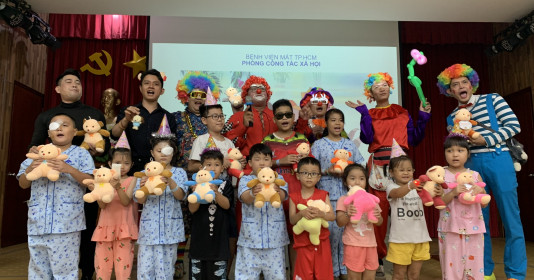 Sinh nhật hồng cho bé: Gửi chút yêu thương, vơi bớt nỗi buồn