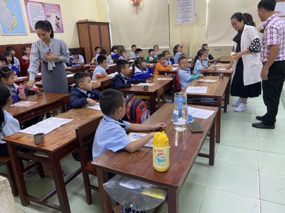Thừa Thiên Huế: Tẩy giun cho học sinh tiểu học năm 2023