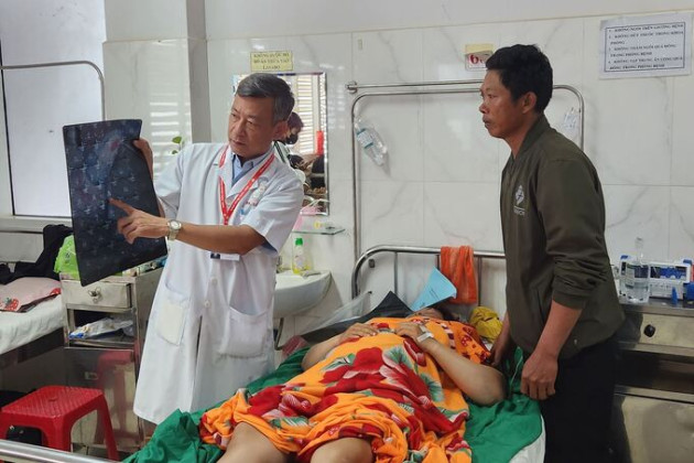 Đắk Lắk: Cấp cứu trường hợp bị đa chấn thương do ngã xuống giếng