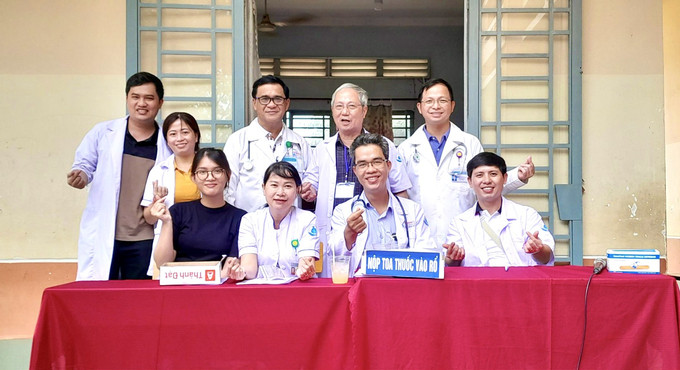 Chương trình “Kết nối trái tim - Vươn mầm sự sống” khám bệnh và tặng quà cho hơn 1000 trẻ em khó khăn tại Tây Ninh