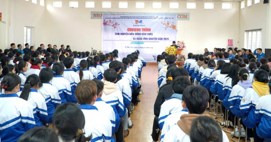 Hội Thầy thuốc trẻ Bình Dương mang đông ấm đến vùng cao tỉnh Lào Cai