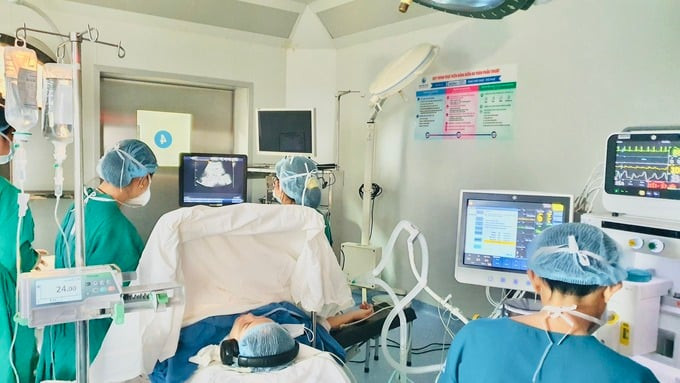 Bệnh viện Từ Dũ TP. HCM thực hiện can thiệp bào thai cứu sống thai nhi mắc hội chứng hiếm gặp