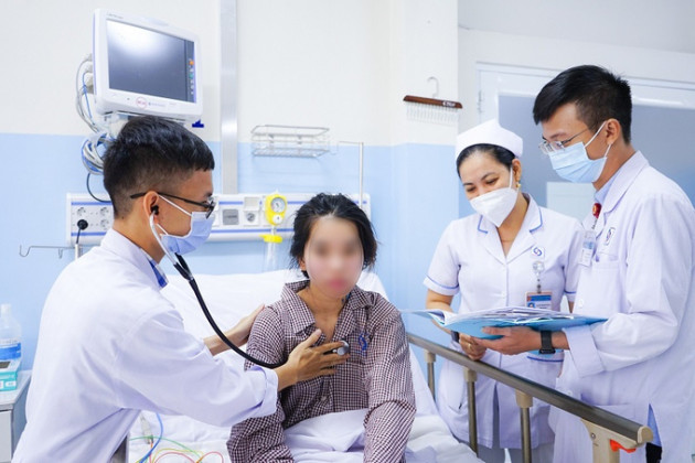 Cứu sống nữ sinh viên bị viêm cơ tim cấp bằng can thiệp VA-ECMO