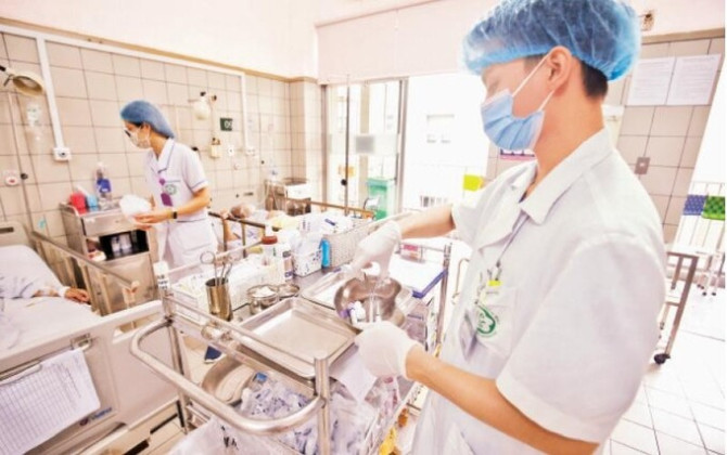 Nhiều nhân viên y tế tại TP. HCM chưa nhận hoặc nhận chưa đủ tiền phụ cấp ưu đãi nghề