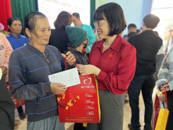 Gia Lai: Trao 1.000 suất quà Tết cho người nghèo tại huyện Mang Yang và Đak Đoa