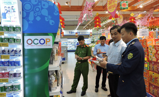 Kon Tum: Kiểm tra an toàn thực phẩm trong dịp Tết Nguyên đán Giáp Thìn năm 2024