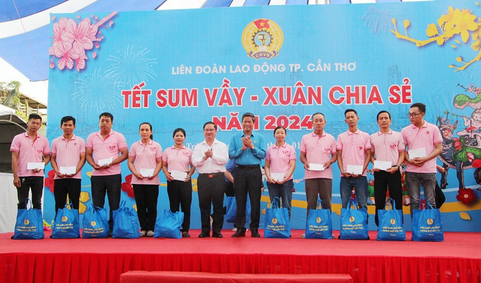 TP. Cần Thơ: Tổ chức chương trình “Tết sum vầy - Xuân chia sẻ”