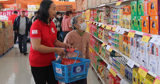 Đà Nẵng: 1.000 hộ nghèo, người khuyết tật, bệnh nhân hiểm nghèo sắm Tết tại "Chợ Tết 0 đồng"