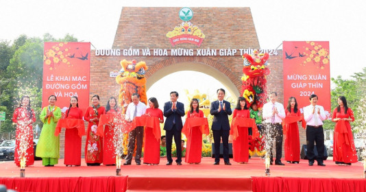 Vĩnh Long: Khai mạc đường gốm và hoa mừng Xuân Giáp Thìn năm 2024