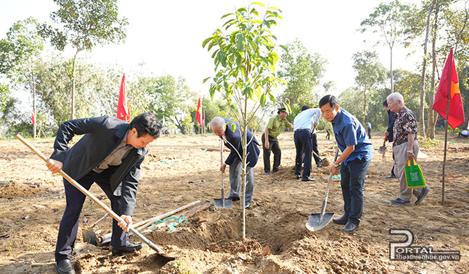 Thừa Thiên Huế: Phát động “Tết trồng cây đời đời nhớ ơn Bác Hồ” Xuân Giáp Thìn 2024