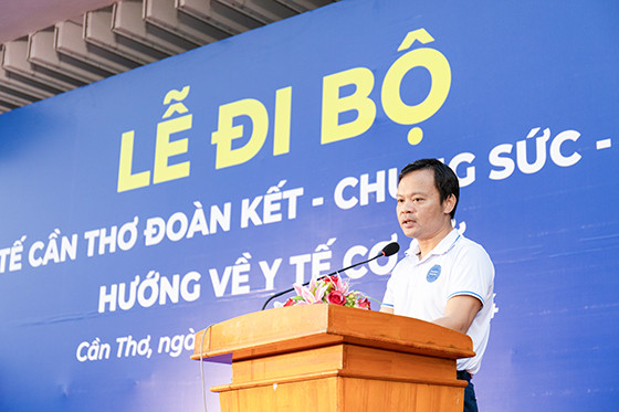 Cần Thơ tổ chức lễ đi bộ vận động hơn 1,1 tỷ đồng ủng hộ hỗ trợ cho y tế cơ sở