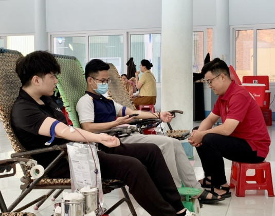 Hơn 130 đoàn viên, người lao động ngành y tế Gia Lai hiến máu tình nguyện