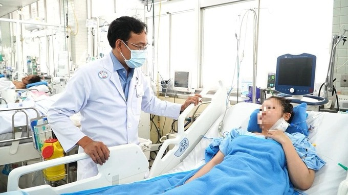Cứu sống thai phụ bị thoát vị hoành bẩm sinh hiếm gặp bằng phẫu thuật nội soi