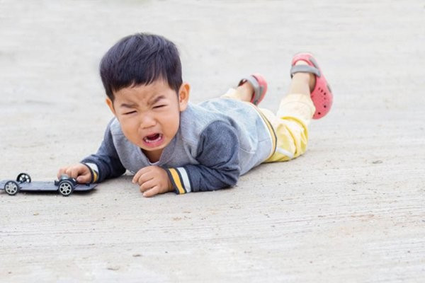 Phòng chống tai nạn ngã cho trẻ em